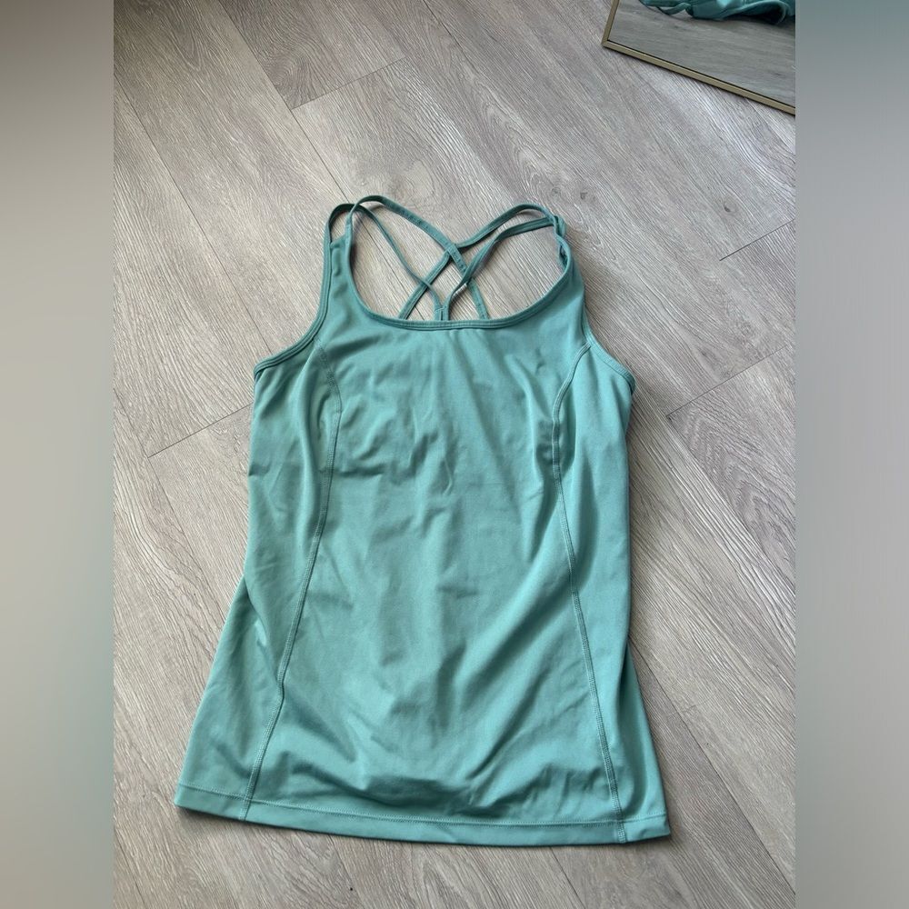 Xersion Athletic Strap back built in shelf bra top size medium